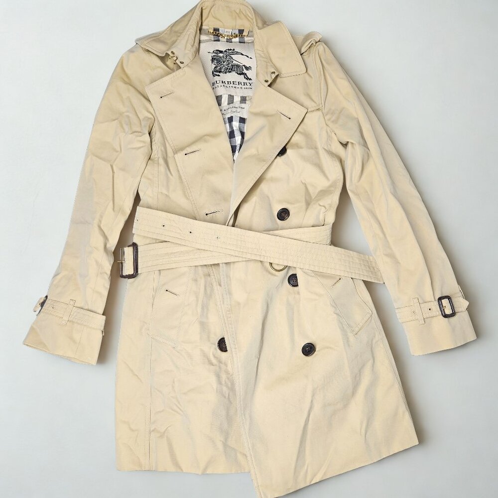 Burberry The Kensington trench coat